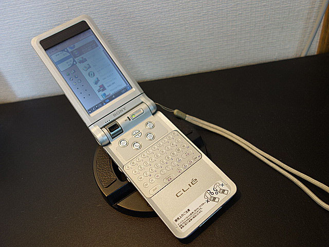 CLIE PEG-NX70V (sony) 2002年 | 古いハードに囲まれて since2011