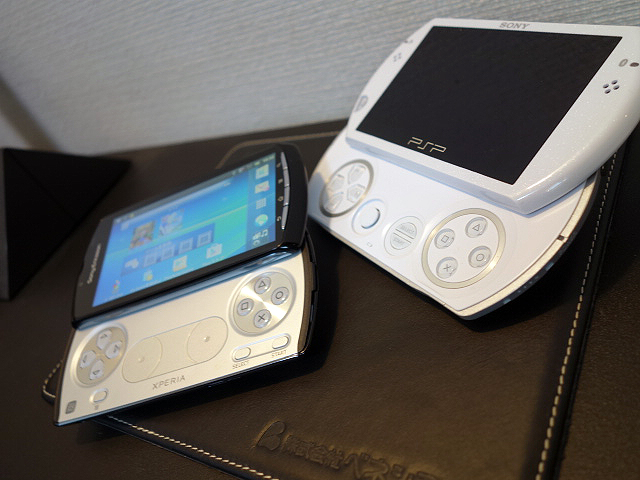 Xperia PLAY SO-01D(SONY) 2011年 | 古いハードに囲まれて since2011