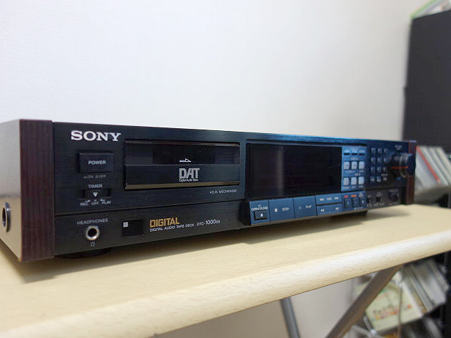 DTC-1000ES (Sony) 1987年 | 古いハードに囲まれて since2011