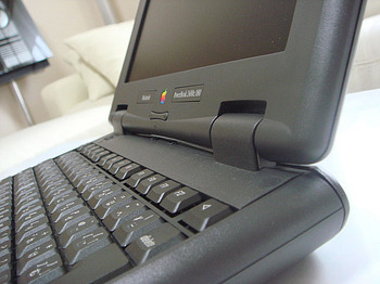 PowerBook 2400C/180 (Apple) 1997年 | 古いハードに囲まれて since2011