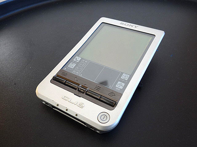 clie | 古いハードに囲まれて since2011