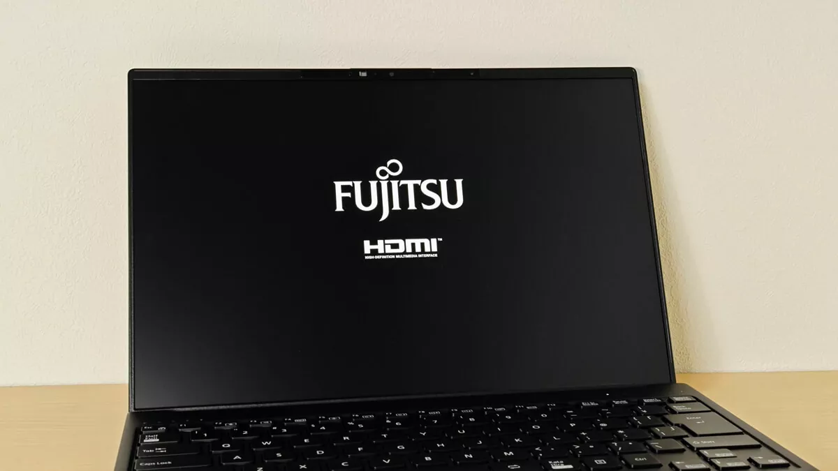 14インチで重さ696g！富士通の超軽量ノートPC LIFEBOOK WU-X/H1