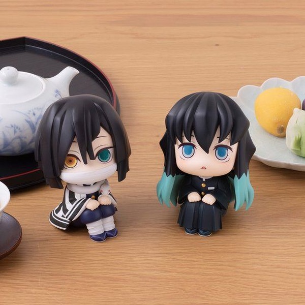 鬼滅の刃」伊黒小芭内＆時透無一郎がじぃ～っと見つめる！ るかっぷ