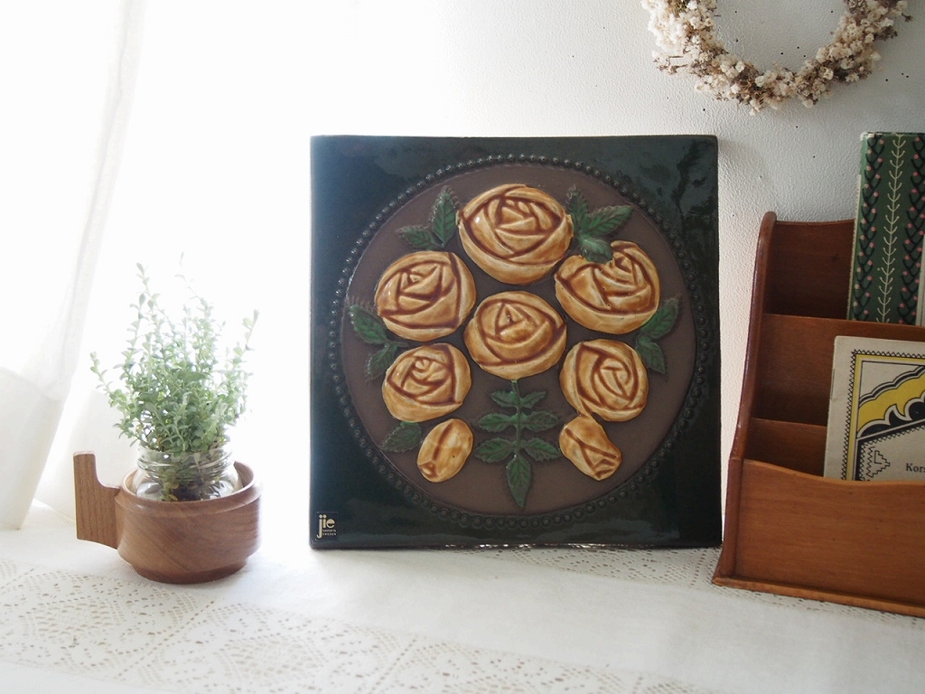 北欧ヴィンテージ Jie Gantofta 陶板／バラのモチーフ／Aimo