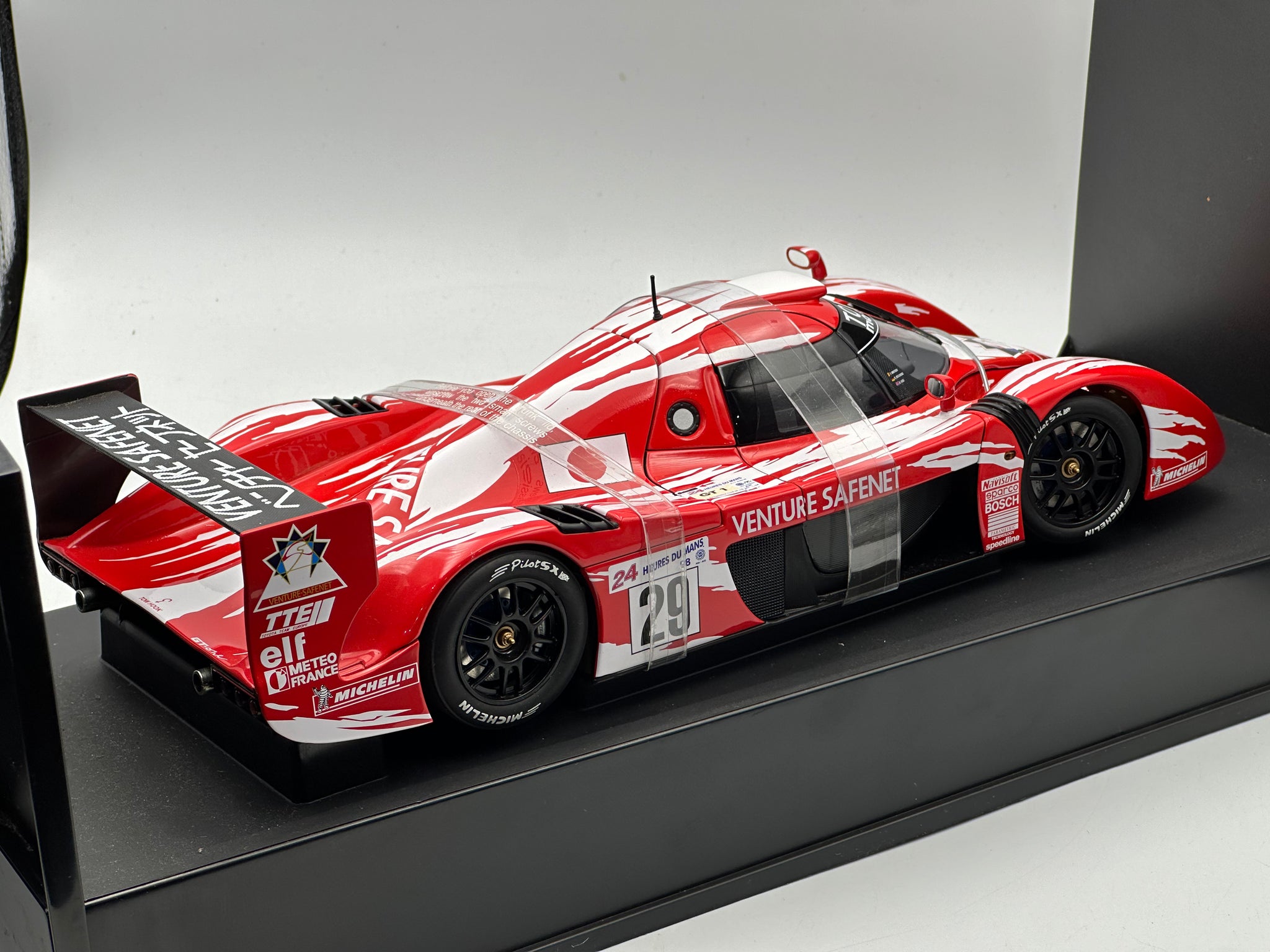 1:18 1998 Le Mans 24h -- #29 Toyota GT1 TS020 -- AUTOart 89881