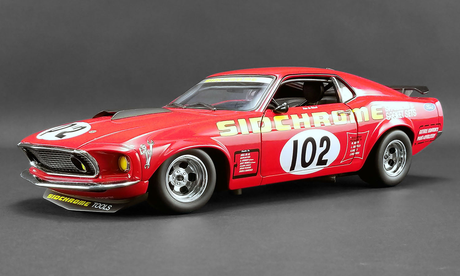 1:18 1969 Ford Mustang Boss 302 Trans Am -- #102 Jim Richards -- DDA/A