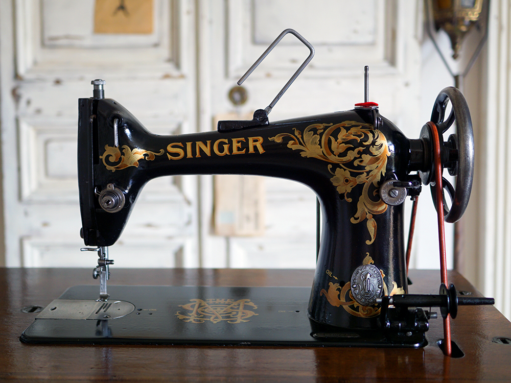 縫える！きれい！アンティークミシン│SINGER 職業用ミシン 103