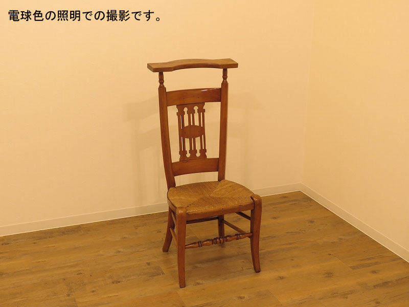 フランスの藁座面の教会椅子（チャーチチェア）（11月18日
