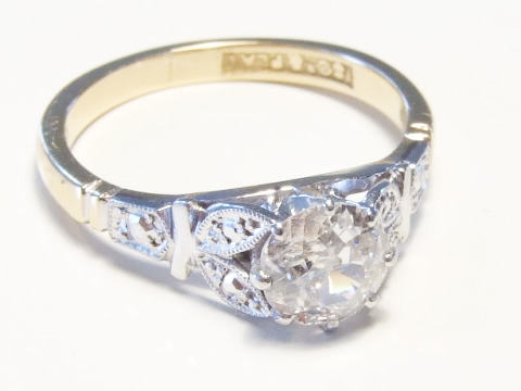 オールドマインカットダイヤモンドリング（アンシメトリー）