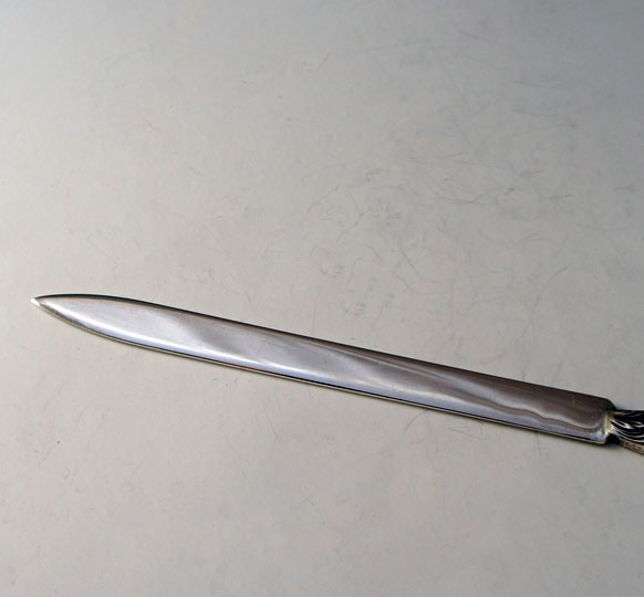 ティファニー「Chrysanthemum ペーパーナイフ」《アンティックかとう》