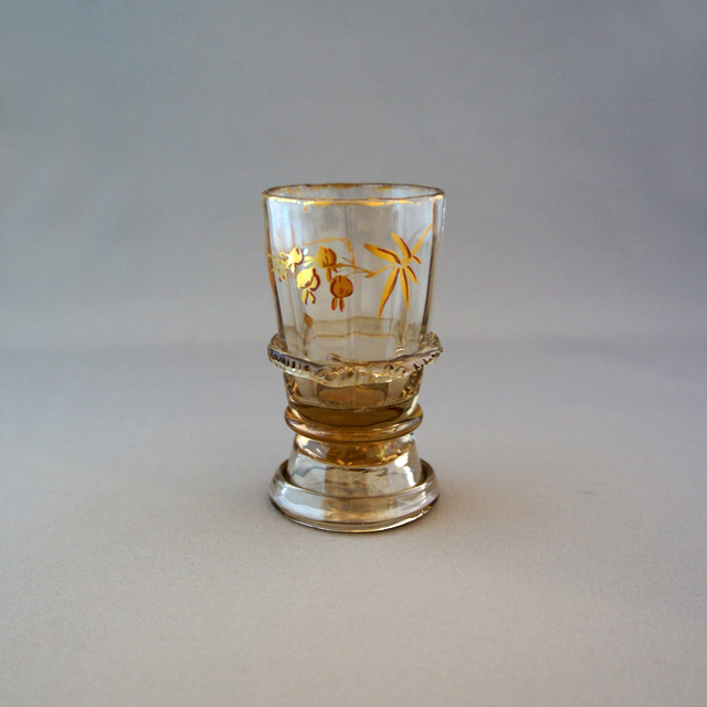 フランス「金彩 アンバー色ガラス リキュールグラス 高さ6.7cm