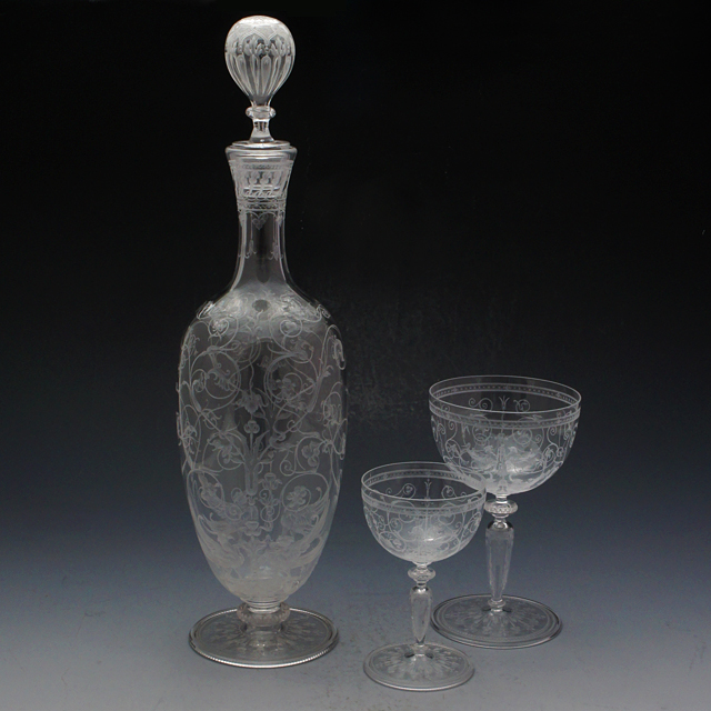 オールドバカラ「1878年パリ万博出品 グリフォン文 グラヴィール装飾