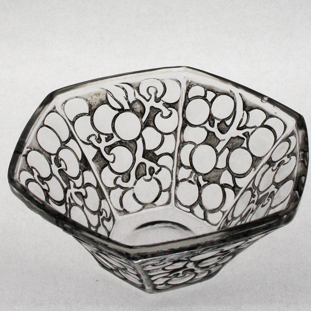 小鉢 6面の葡萄（黒パチネ）《アンティックかとう》