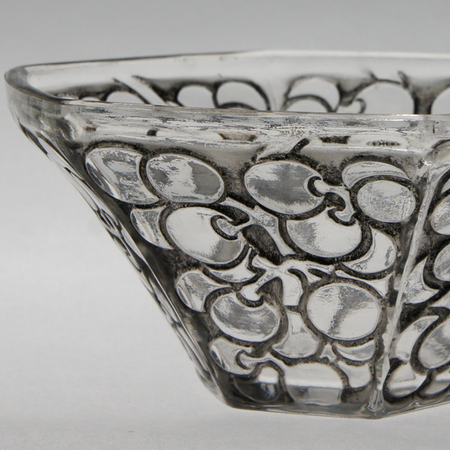 小鉢 6面の葡萄（黒パチネ）《アンティックかとう》