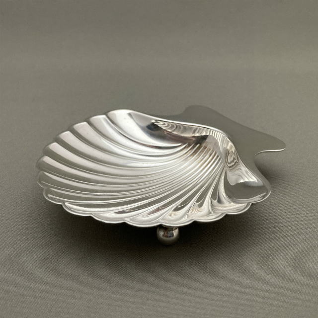 ティファニー「シェル型ミニトレー」《アンティックかとう》