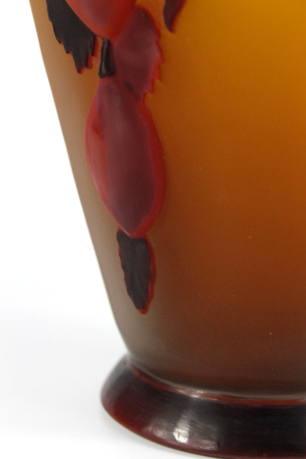 エミールガレ スフレ技法を使ったプラム文花瓶 – アンティークテーブル