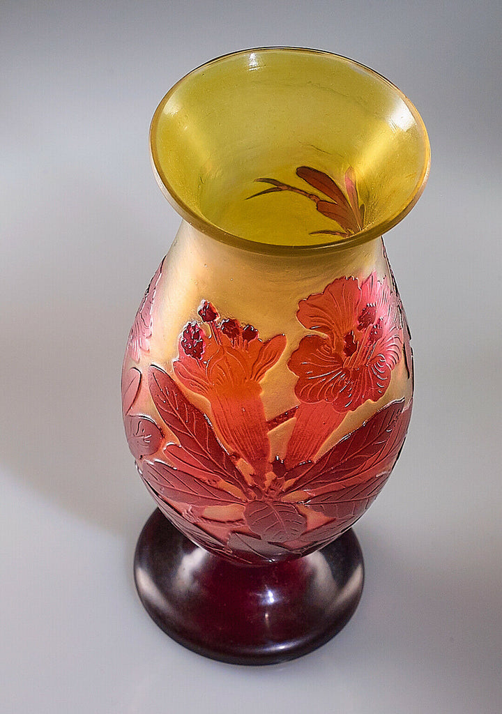 エミールガレ タイプ花と葉のモチーフ ガラス花瓶、本2点 エミールガレ