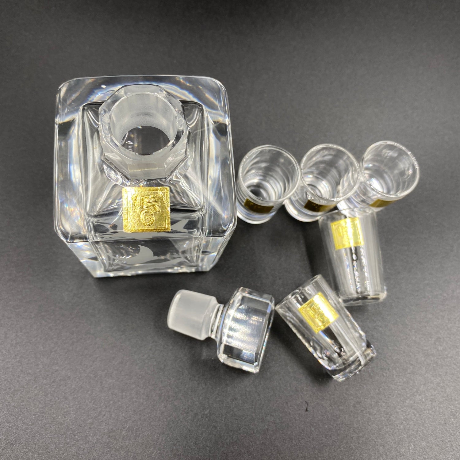 カガミクリスタル 創業50周年記念デキャンタ1点＆ショットグラス5点