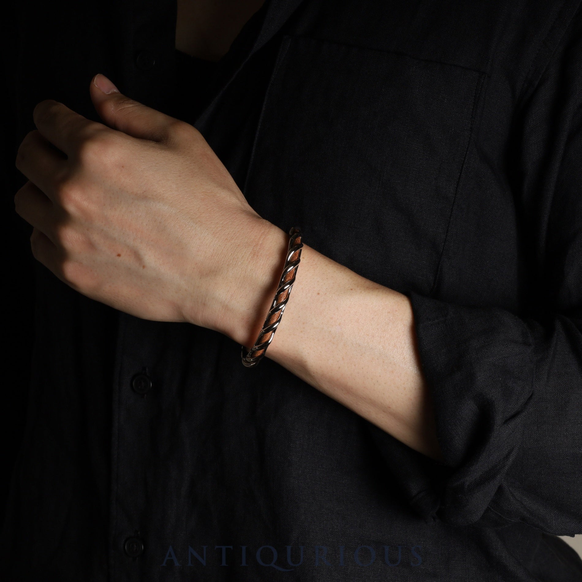 エルメス トルサード オープンバングル メタル×レザー シルバー