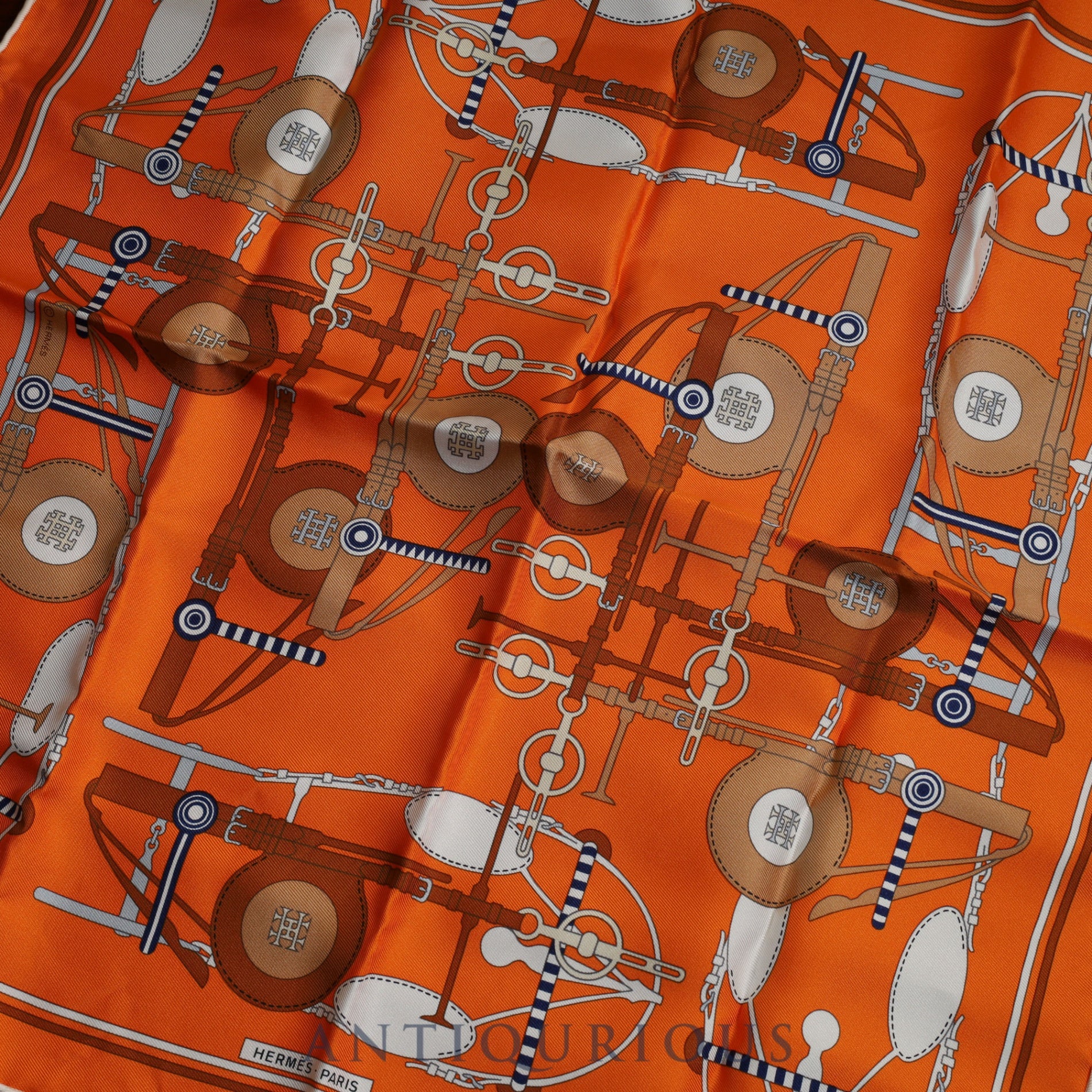 エルメス スカーフ カレ45 BRIDES ET FRONTAUX 馬勒と額飾り SILK100