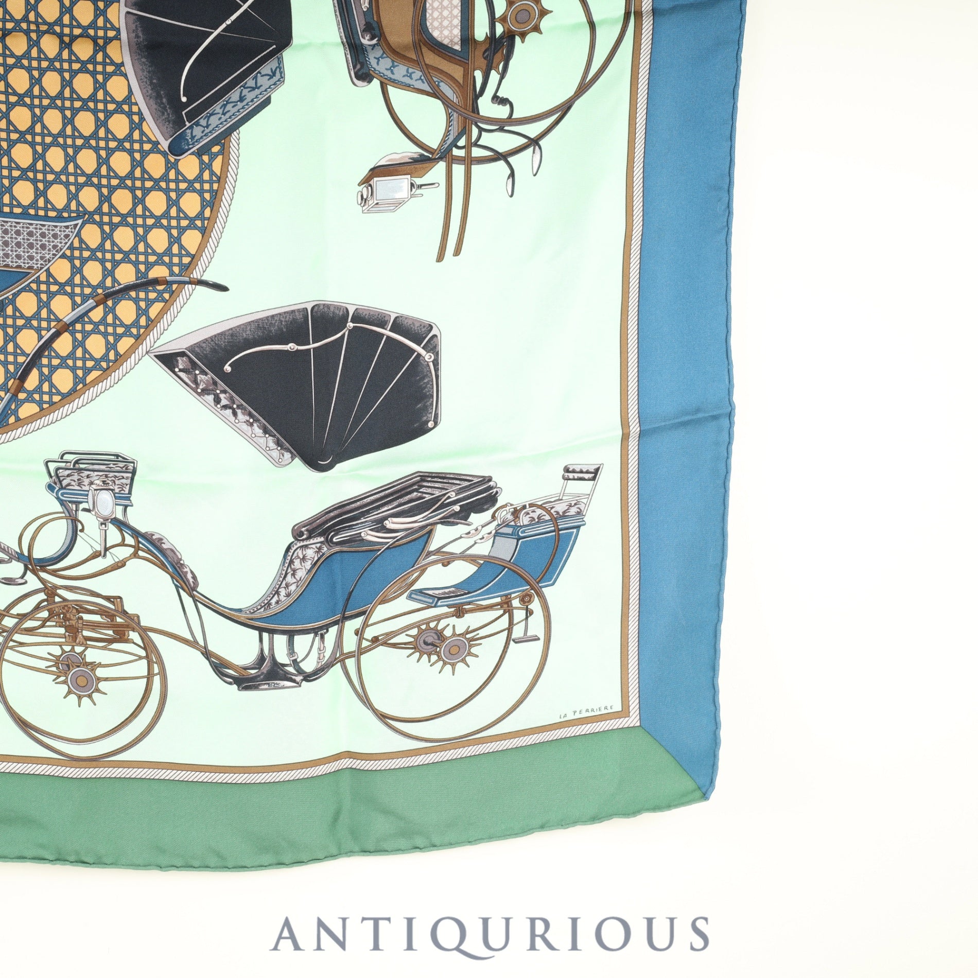 エルメス スカーフ カレ90 Les Voitures a Transformation 折りたたみ