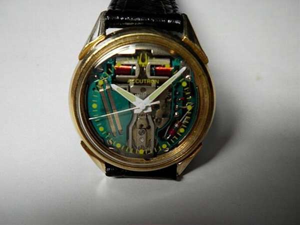 ブローバ アキュトロン スペースビュー イエロードットインデックス