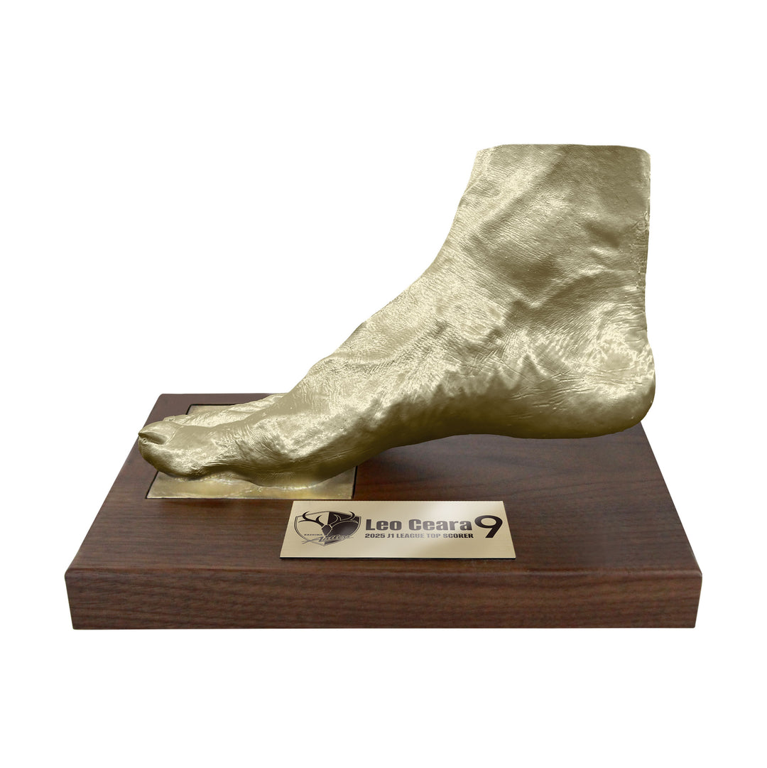レオセアラ選手得点王記念 1/1スケール足型レプリカオブジェ【予約