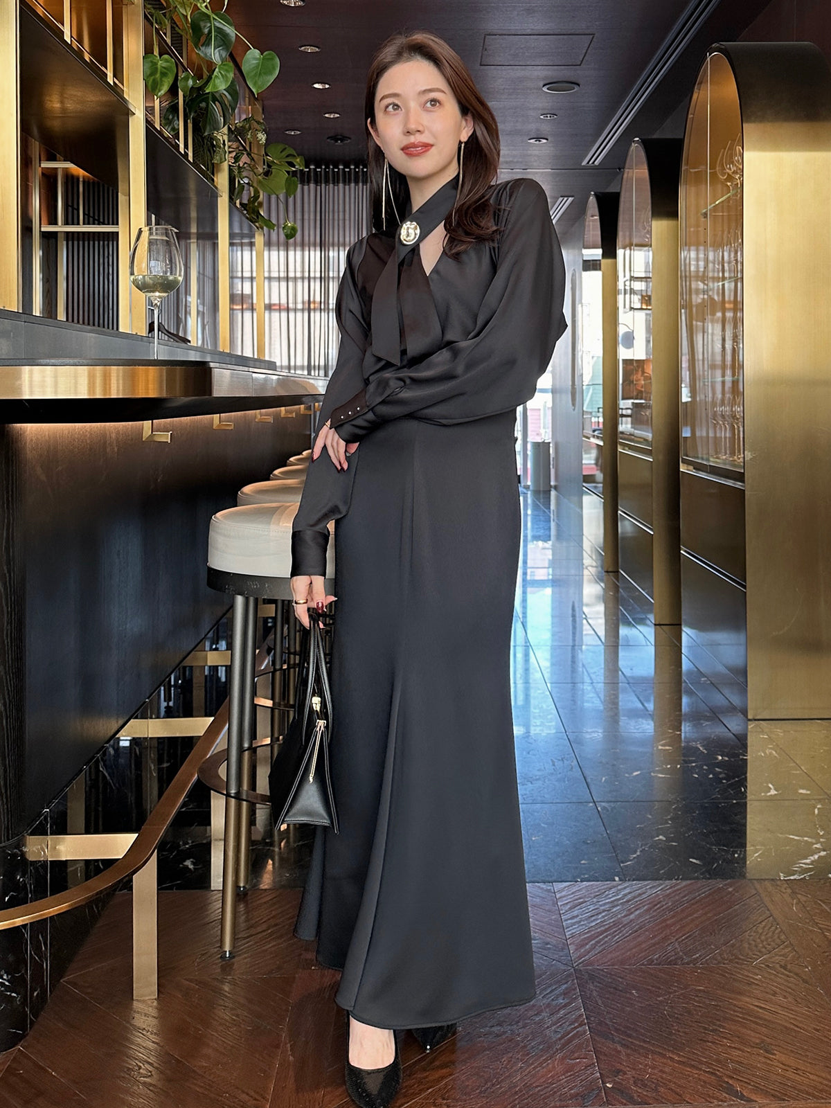 ボウタイドレープワンピース