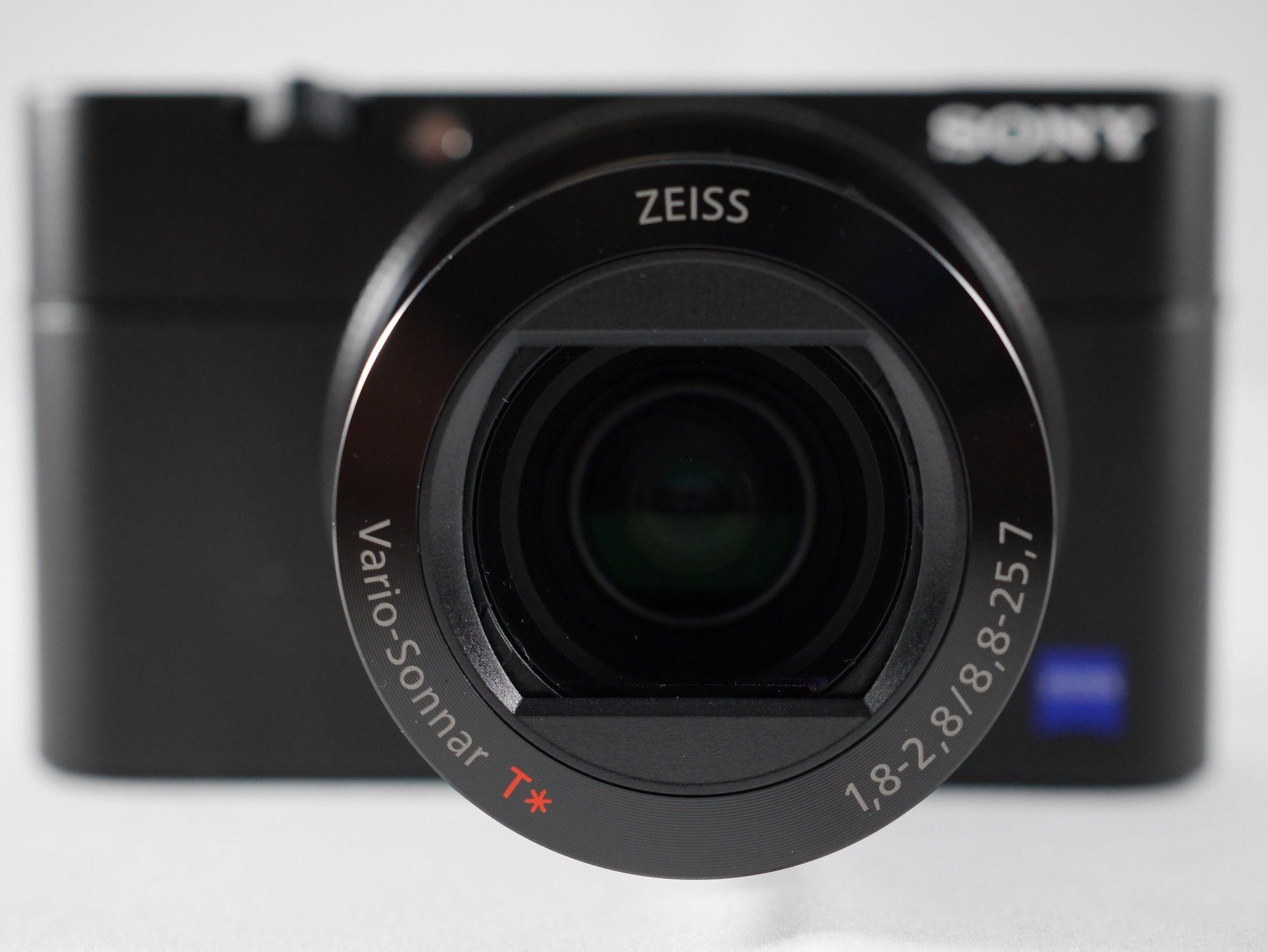 小型マイクロフォーサーズと1.0型コンデジDSC-RX100M5はどちらが良い