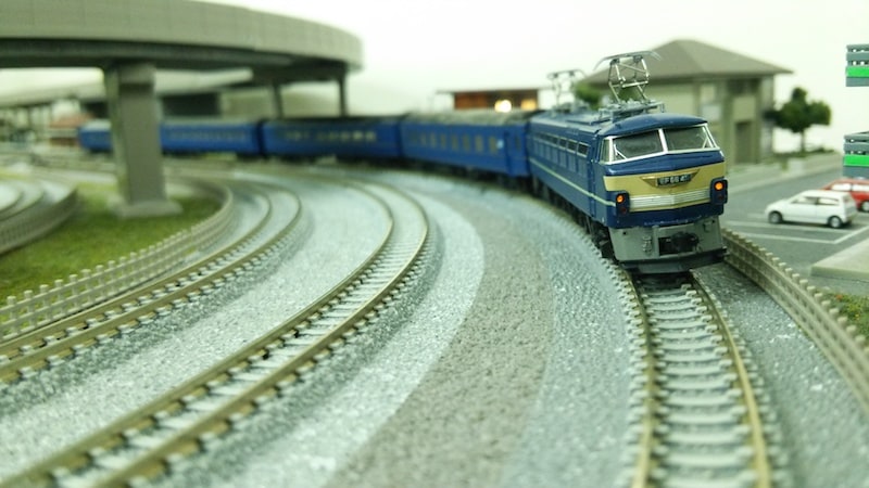 KATOEF66旧製品のTOMIX動力化 | あそぶログ！