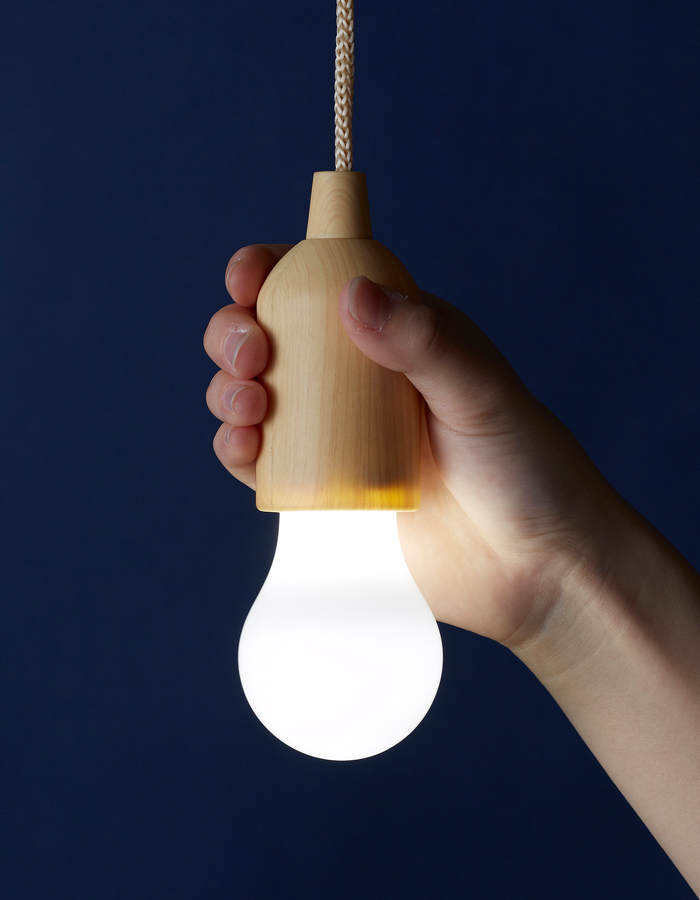 ひっぱり点灯ライト (ブラック/木目) - 旭電機化成㈱ 公式HP