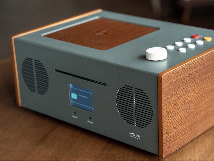 レトロな見た目で機能はモダン！「All in One デスクトップオーディオ