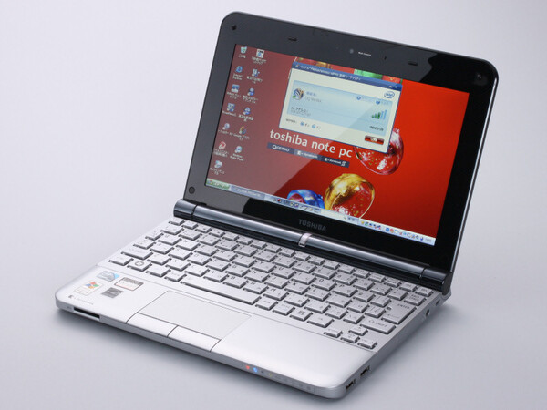 ASCII.jp：WiMAXを内蔵してさらなる機動力を得た dynabook UX (1/2)