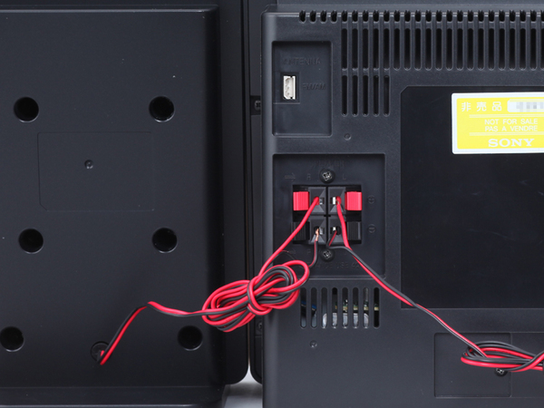 ASCII.jp：ウォークマンとドッキングするミニコンポ「CMT-V3」 (1/3)