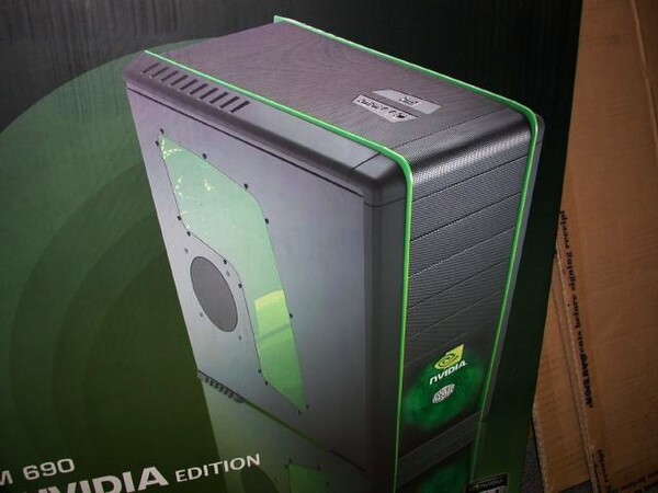 ASCII.jp：GeForce派注目！ CM製PCケースにNVIDIA Edition！