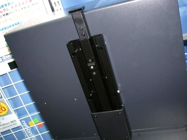 ASCII.jp：22インチ液晶まで背負えるユニークPCケース！