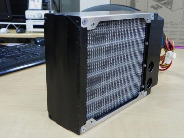 ASCII.jp：独Aqua Computerの水冷用大型ラジエーター3種が日本上陸