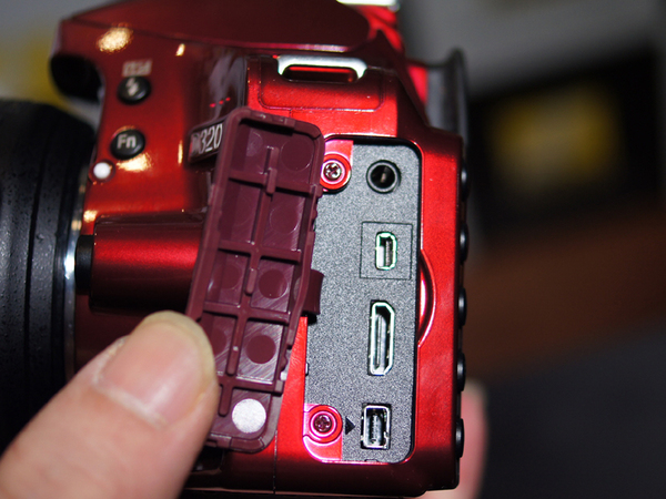 ASCII.jp：スマホでリモート撮影できるニコンの一眼「D3200」登場