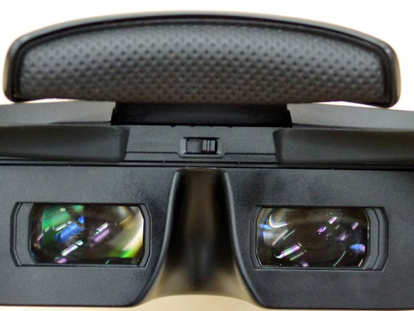 ASCII.jp：装着感も画質も大進化！ ソニーの新HMDを最速レビュー (1/5)