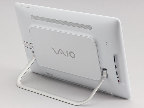 ASCII.jp：フォトレビュー：家族で楽しむ一体型タッチPC VAIO Tap 20 (1/2)