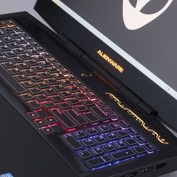 ASCII.jp：最高性能の18.4型ノート、「ALIENWARE M18x」のスペックを