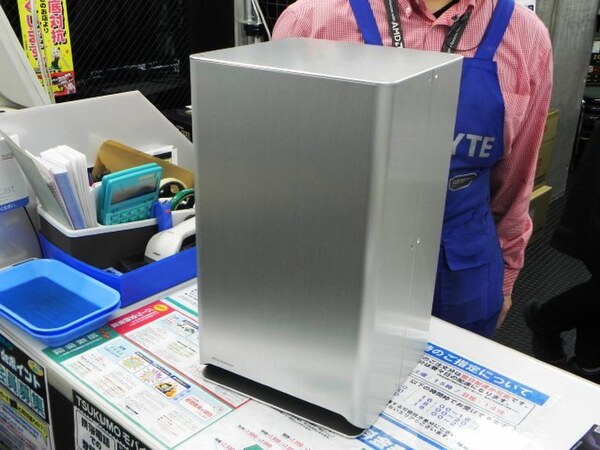 ASCII.jp：シンプルな直方型のMini-ITXケースがアビーから発売