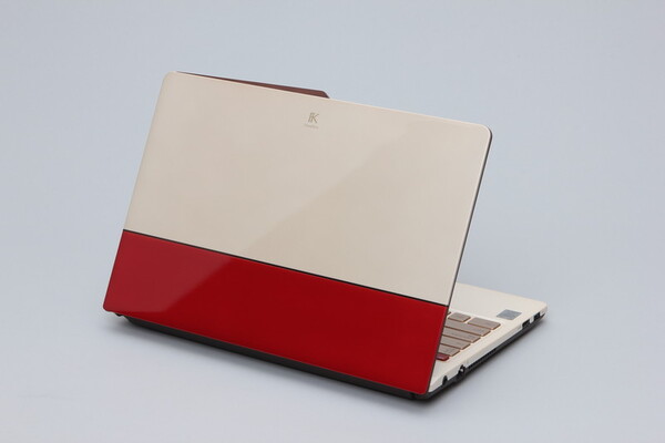 ASCII.jp：大人カワイイPC「Floral Kiss」は実際のところ女子にウケる