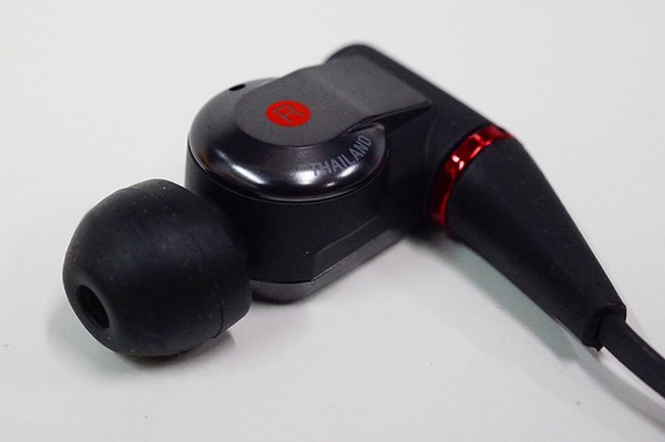 ASCII.jp：ハイレゾ入門に最適なイヤフォン「XBA-A2」：Xperia周辺機器