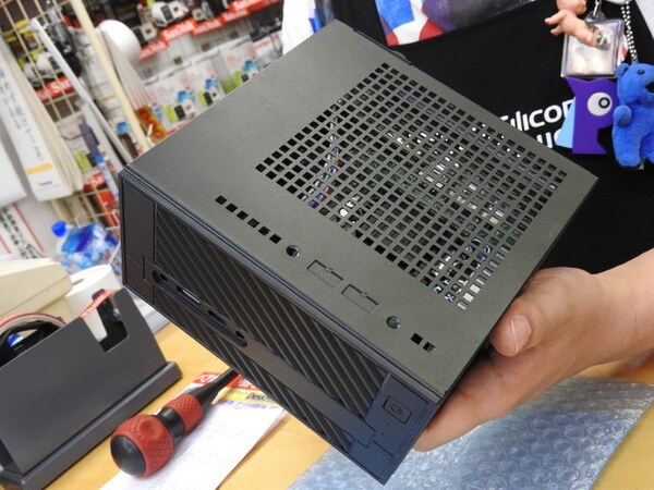 ASCII.jp：新規格“Mini-STX”対応のASRock製小型ベアボーンが店頭に