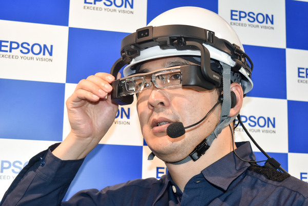 ASCII.jp：画素密度が驚異の3415ppi、新世代MOVERIO「BT-300」は