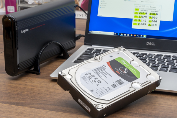 ASCII.jp：HDDケースを活用して耐久性の高い外付けHDDをつくろう！ (1/3)