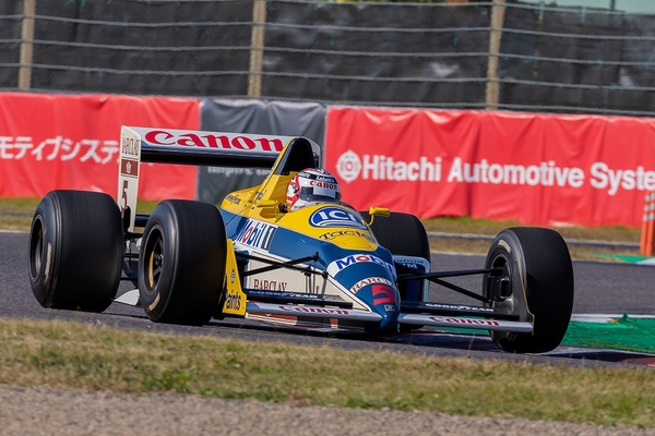 ASCII.jp：6輪タイレルも爆走！ 「SUZUKA Sound of ENGINE」は感動の嵐