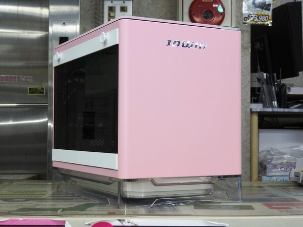 ASCII.jp：InWinのMini-ITXケース「A1 PLUS」に新色ピンクが登場