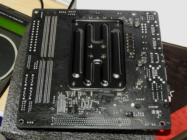 ASCII.jp：約1.3万円の安価なAM4対応Mini-ITXマザーがASRockから登場